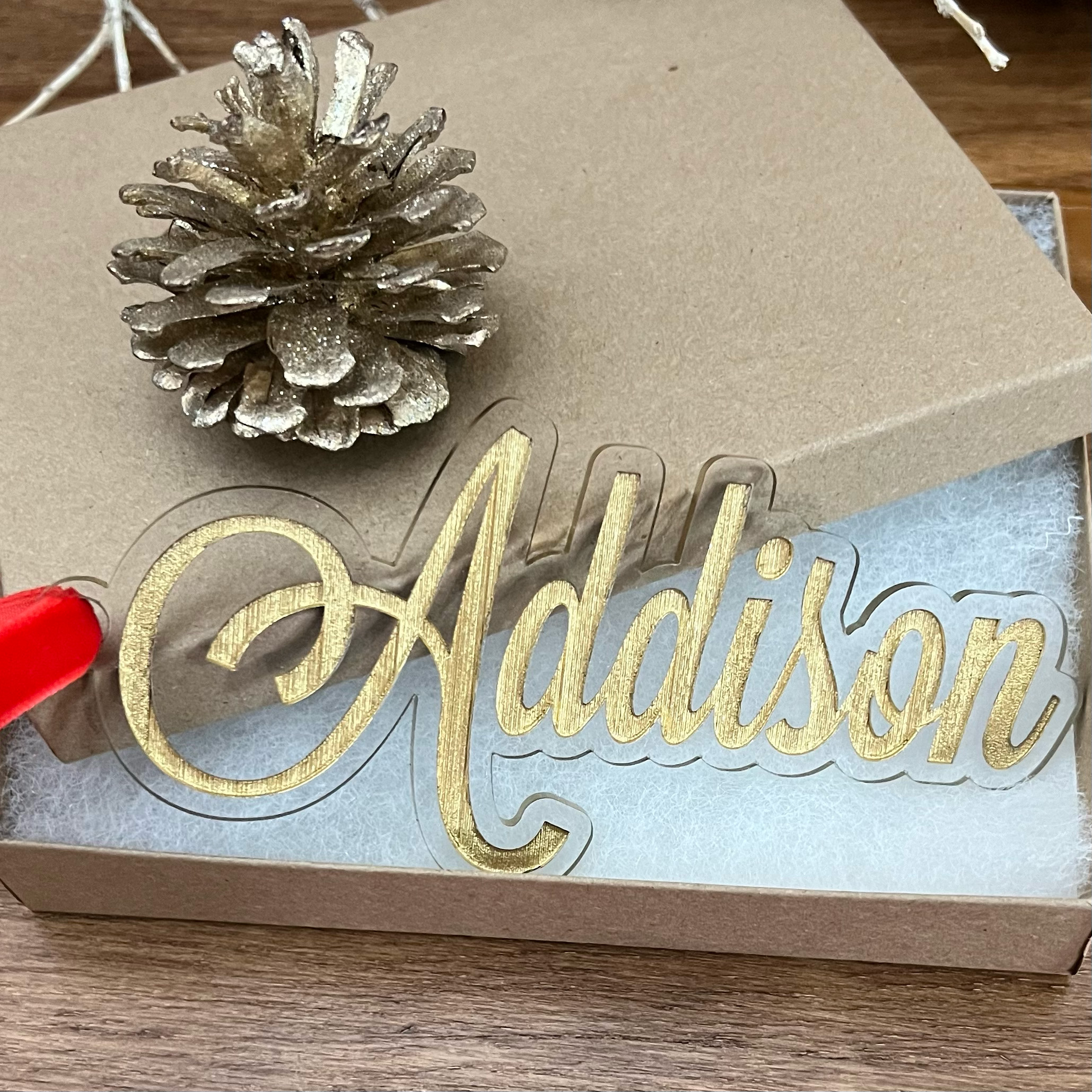 Unique Wedding Ideas: Use Acrylic Tags as Placecards